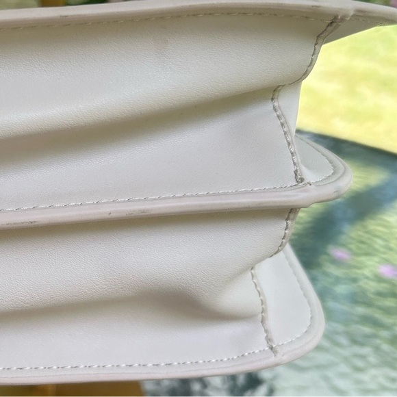 Authentic Studio 33-mini tote with
Marbled chain strap-Vegan leather in Ivory - Picture 7 of 9